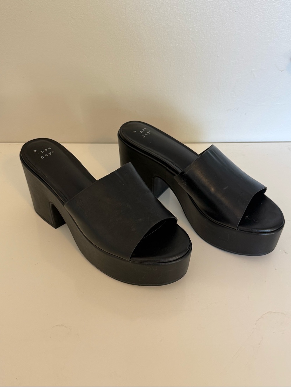 Chunky black platform slides size 8.5